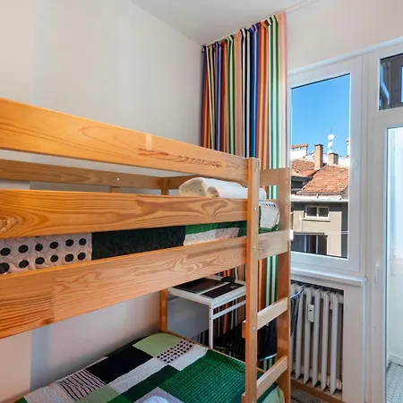 The Architect - Center, Free Parking! *