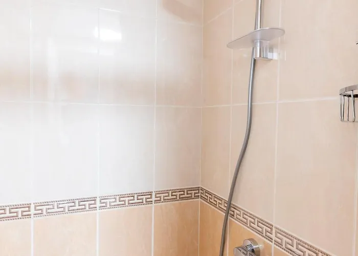 The Architect - Center, Free Parking! *